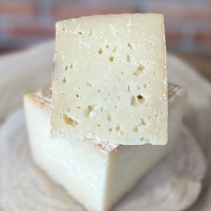 Queso Curado "Villadharo"